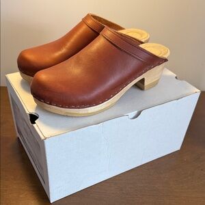 No.6 Boubon Brown Old School Mid-Heel Leather Clogs 609-23